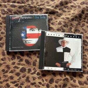 Garth Brooks CD Lot: The Hits (1994) & The Chase (1992) 🎶